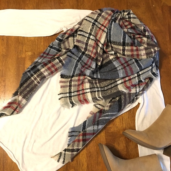NWT Plaid Blanket Scarf Wrap - Picture 2 of 5